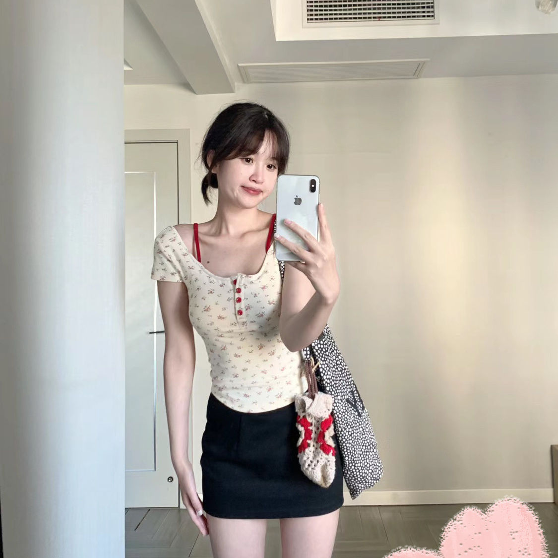 he xinxin‘s store xiacnee wants floral with chest pad shoulder fresh top new hot girl short age reducing bottoming skinny