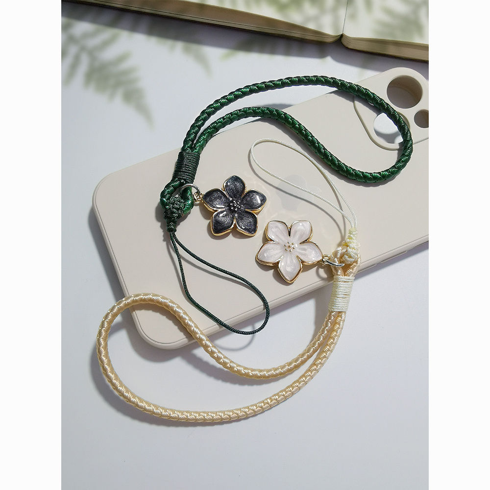 2023 new fresh artistic mobile phone lanyard short hand-woven flower pendant wrist pendant key chain