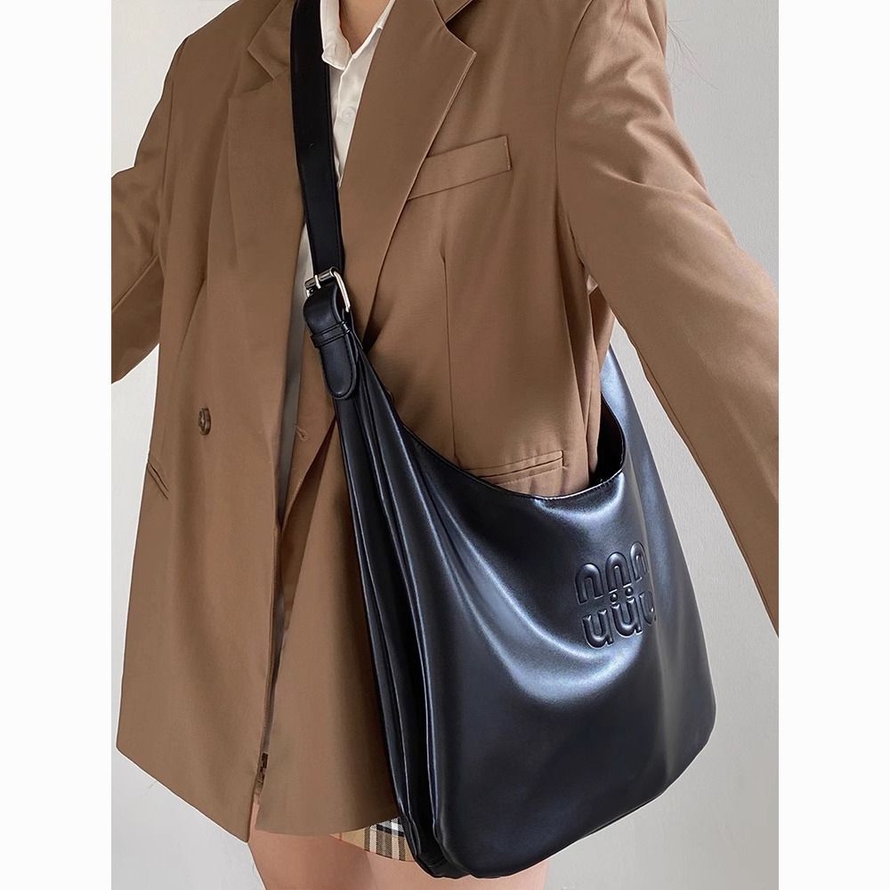 large capacity soft leather tote bag for women 2023 new black high-grade casual commuter shoulder bag messenger bag