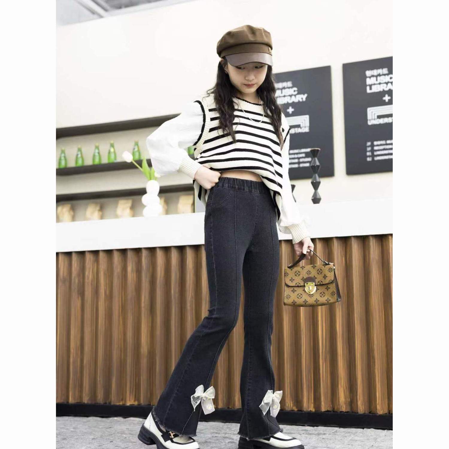 Girls' Pants Spring and Autumn Jeans Loose Mid Waist Children's Bell-Bottom Pants Fashion Children's Pants Students Slimming