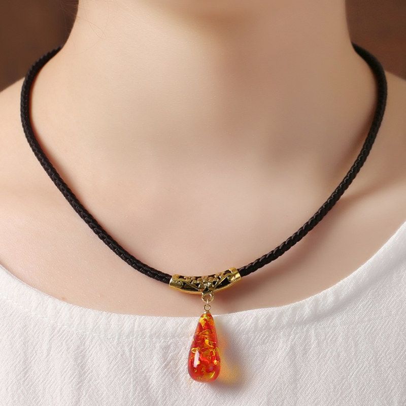 Old Beeswax Pendant Amber Clavicle Necklace Yellow Chicken Grease Ethnic Beads Sweater Chain Pendant Accessories Gift