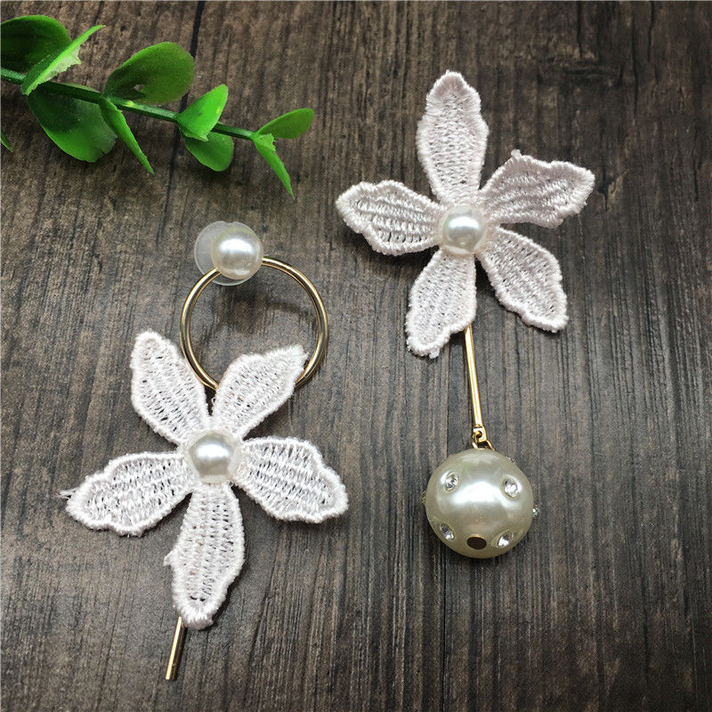 Fresh Large Flower Super Fairy Fabric Asymmetric Earrings Resin Translucent Petals Three-Dimensional Little Daisy Internet Influencer Stud Earrings