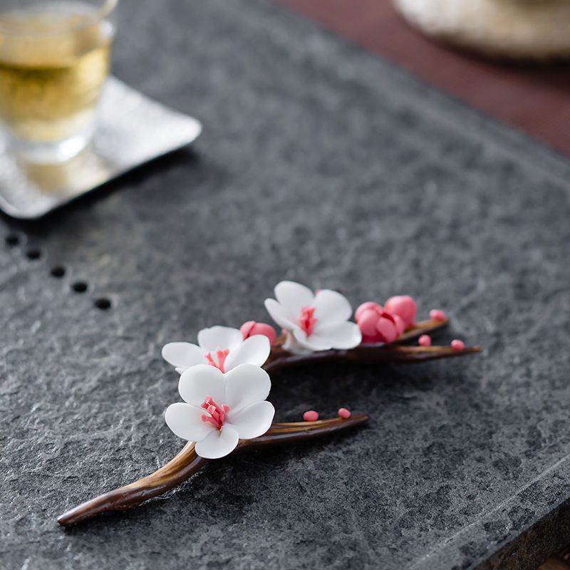Handmade Kneading Ceramic Magnolia Plum Blossom Zen Tea Shelving Pen Holder Tea Pillow Line Incense Burner Mini Tea Set Tea Ornaments Ornaments