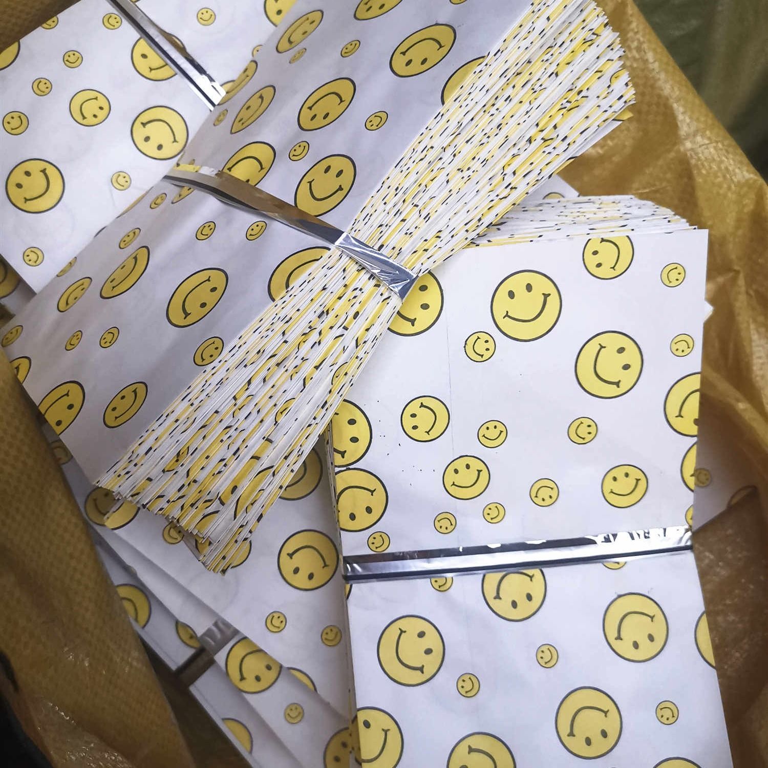 Smiley Face Oil-Proof Bag Snack Oil-Proof Bag Snack Bag Smiley Face Paper Bag Smiley Face Bag Fried Chicken Fries Bag Film