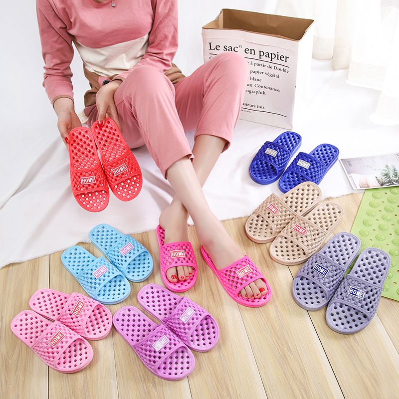 bathroom slippers leaking bathroom non-slip men‘s and women‘s hollow massage bathroom slippers home indoor home winter