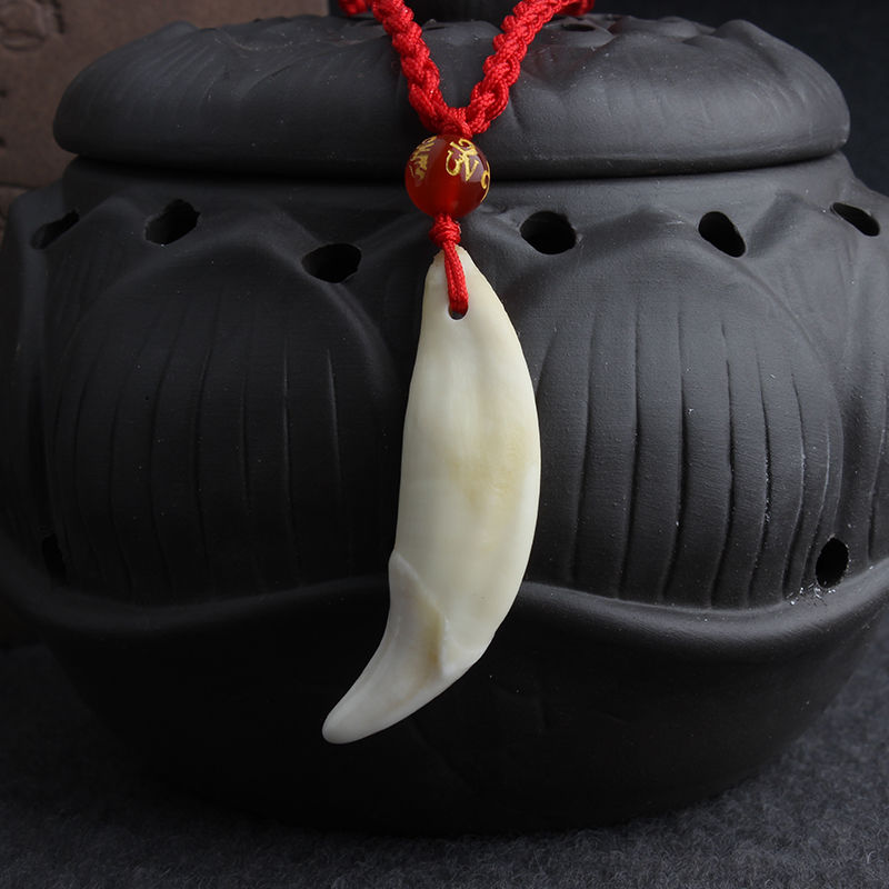 Genuine Wolf Tooth Pendant Black Dog's Teeth Necklace Retro Domineering Personalized Children's Birth Year Pendant Men and Women Couple Accessories