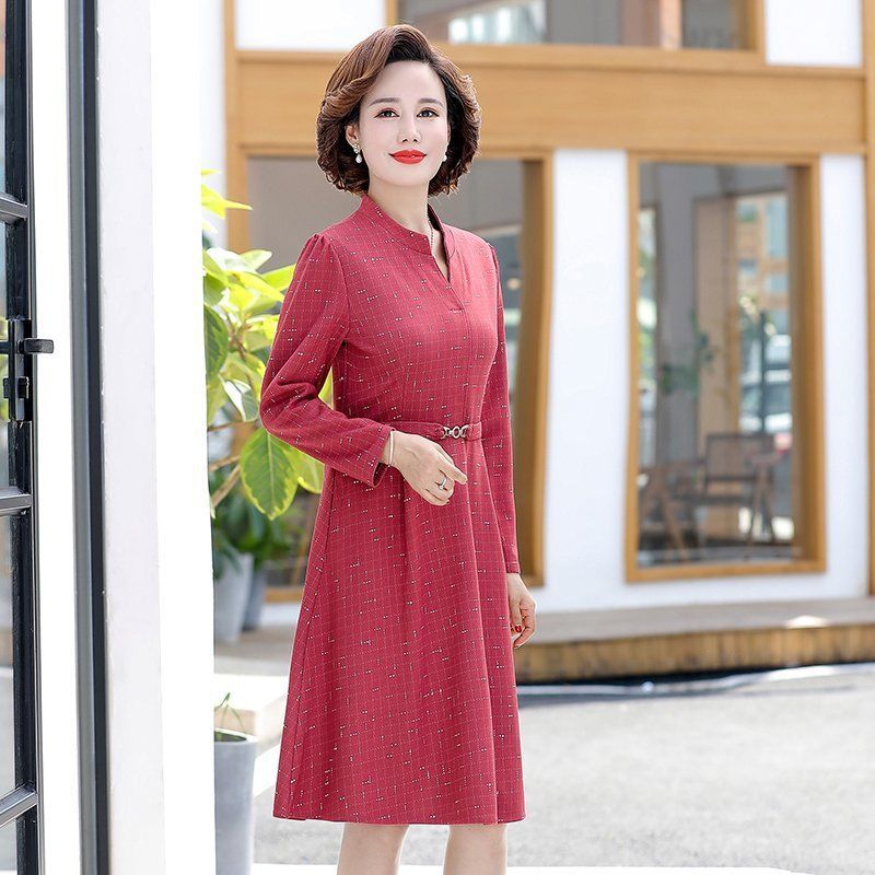 爱博尔春秋季女装新款气质连衣裙中年妈妈装高贵洋气时尚中长款