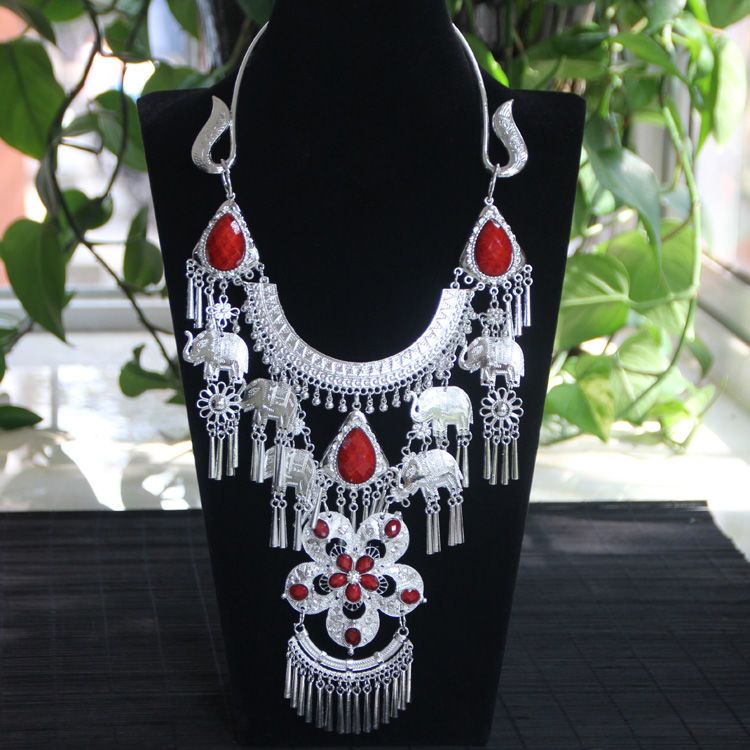 Yunnan Jingpo Ethnic Group Guizhou Miao Miao Silver Large Collar Ethnic Style Stage Program Necklace Indoor Mounting Pendant