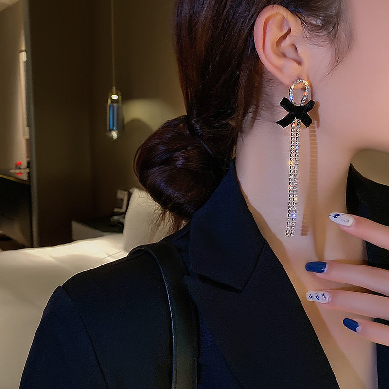 Elegant High-Grade Western Style Earrings Women's Long Flow Face Earrings New Internet-Famous round Face Earrings Popular