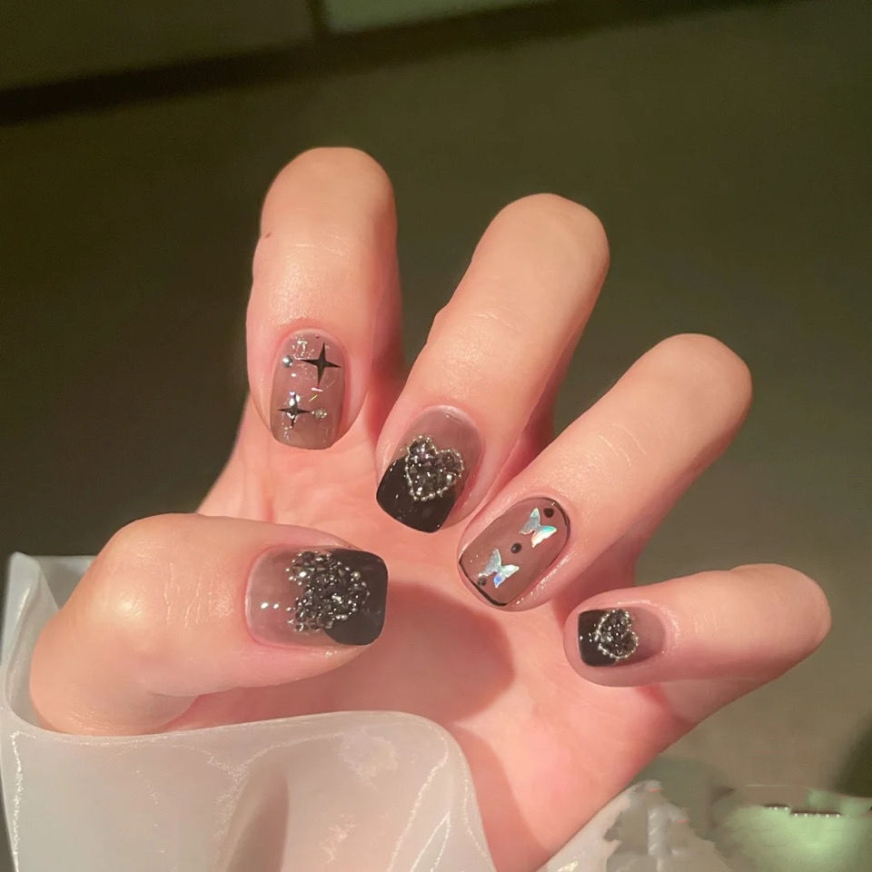 假手指甲贴片成品透黑爱心蝴蝶辣妹穿戴甲手工定制美甲短款可拆卸