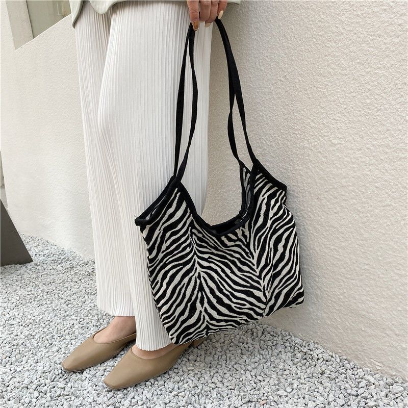 Korean Style Zebra Pattern Large Capacity Idle Style Ins Hand Carrying Shoulder Bag Shopping Bag Simple Artistic Canvas Schoolbag for Women