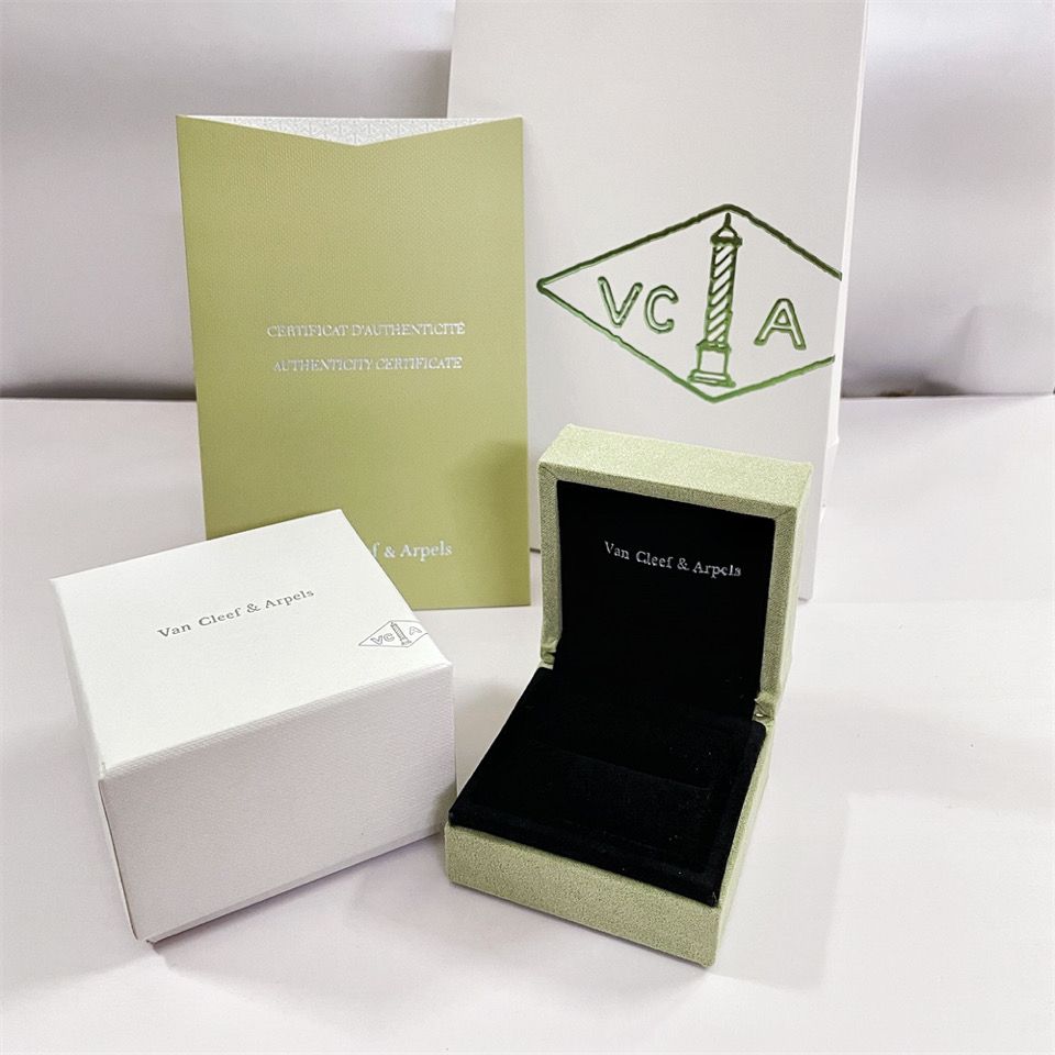 Van Keyabao Vca Clover Necklace Brace Lace Bracelet Rings Ear Studs Packing Box Jewelry Box Gift Bag