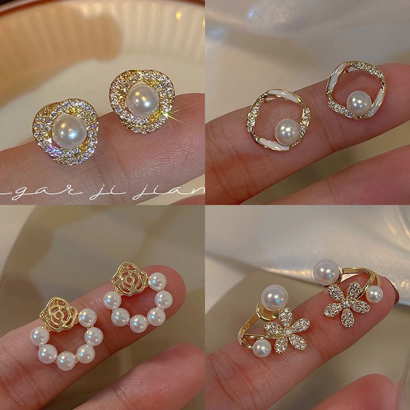 Sugar Exquisite and Small Pearl Stud Earrings Elegant Retro Light Luxury Zircon Advanced Sense Tongqin Versatile Simple Earrings