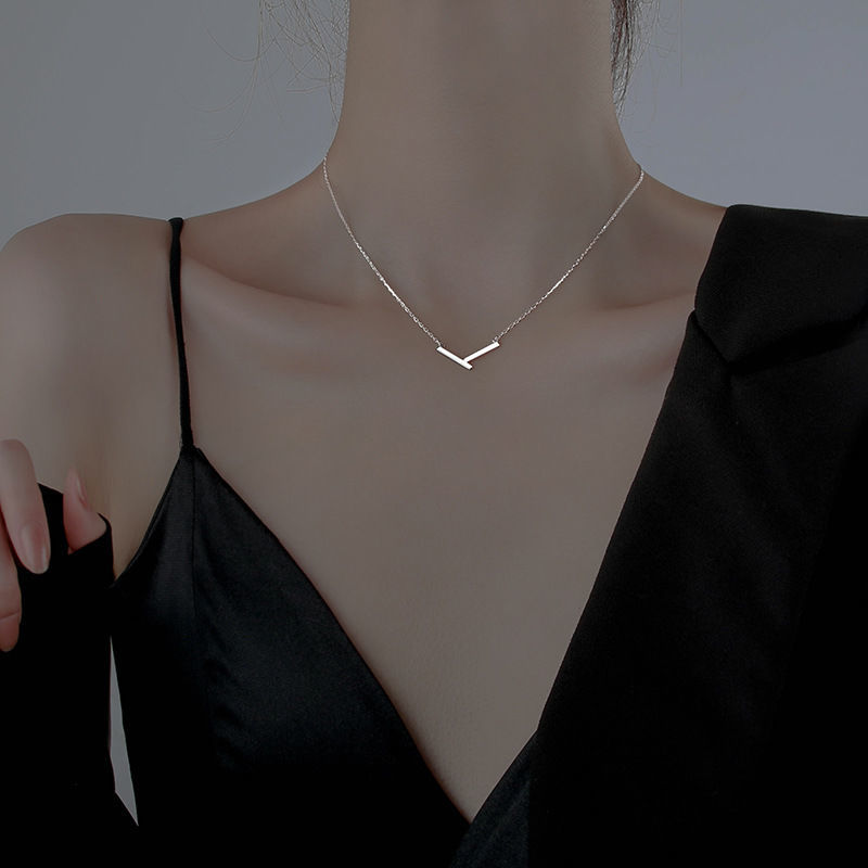 2023 New Ins Necklace Female Korean Style Simple Cold Style All-Match Clavicle Chain Popular Girlfriends Student Necklace