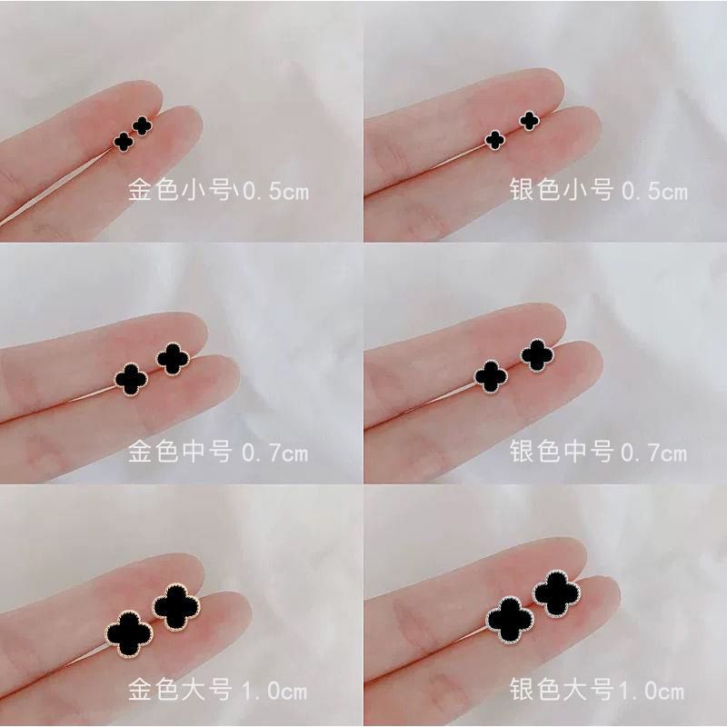 four leaf clover ear stud women‘s compact temperamental black earrings 2021 new trendy anti-allergy mini sterling silver earrings