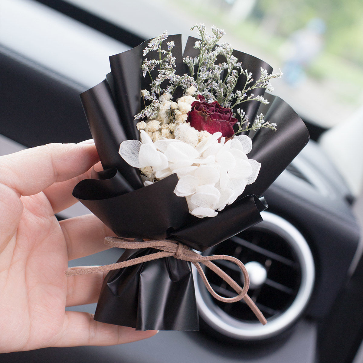 Car Aromatherapy Vent Perfume Creative Preserved Fresh Flower Car Interior Design Accessories Decorative Air Conditioning Fragrance Clip Rose Dried Flower