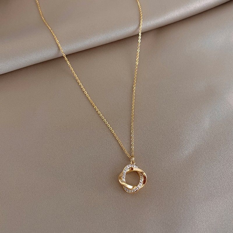 popular lucky garland necklace for women simple elegant light luxury niche high-end 18k diamond-embedded clavicle chain gold sweater chain