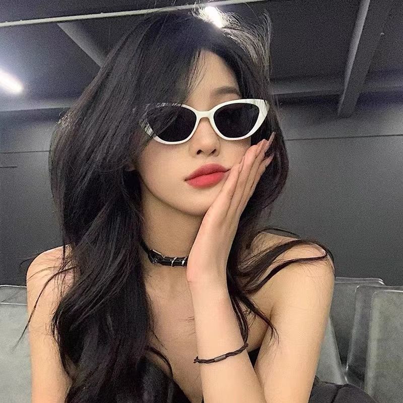 European and American Style Personalized Cats' Eye Sunglasses Women's Sun Protection High-Grade Sunglasses Instagram Mesh Red Hot Girl Street Shot Small Frame Glasses