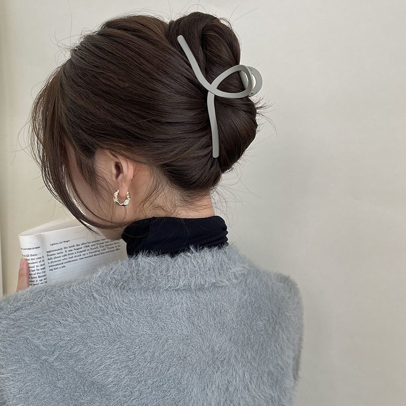Simple Style Frosted Grip Women's Autumn and Winter Barrettes Back Head Shark Clip Oversized Clip Hairware Hairpin Hair Volume