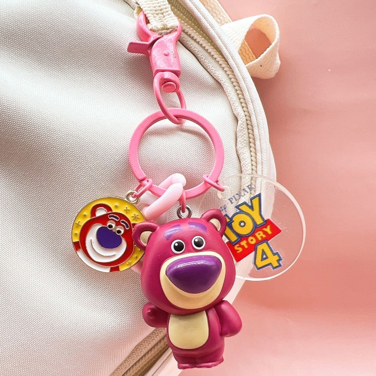 basguang year keychain strawberry bear ornaments tee-eyed alien key chain couple's couple's girlfriends key pendants women