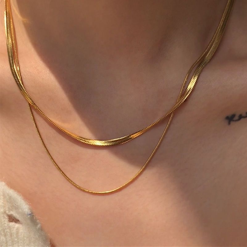 2023 new double-layer twin snake bones chain necklace ins clavicle chain valley ailing same gold necklace