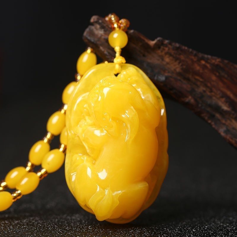 New Natural Second-Generation Ceromel Pendant Men's and Women's Amber Yellow Chicken Grease Old Honey Pendant Sweater Chain Amber Pendant Necklace