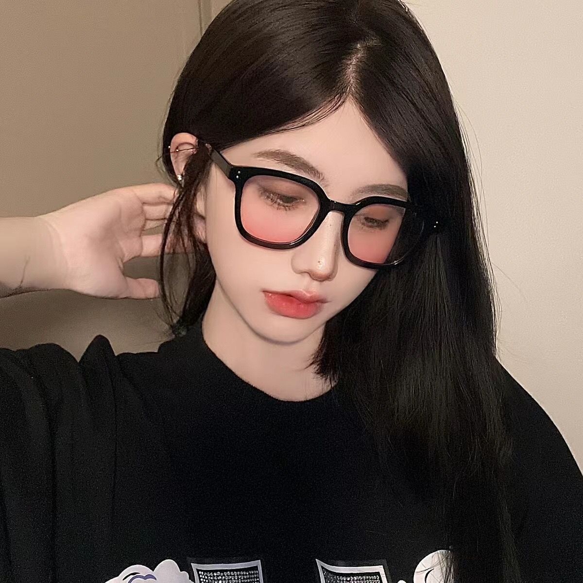 Ins Classic Black Frame Blush Glasses Women's Pure Desire Style Temperament Gradually Varied Pink Large Frame Internet Celebrity Face without Makeup Gadget Plain Light