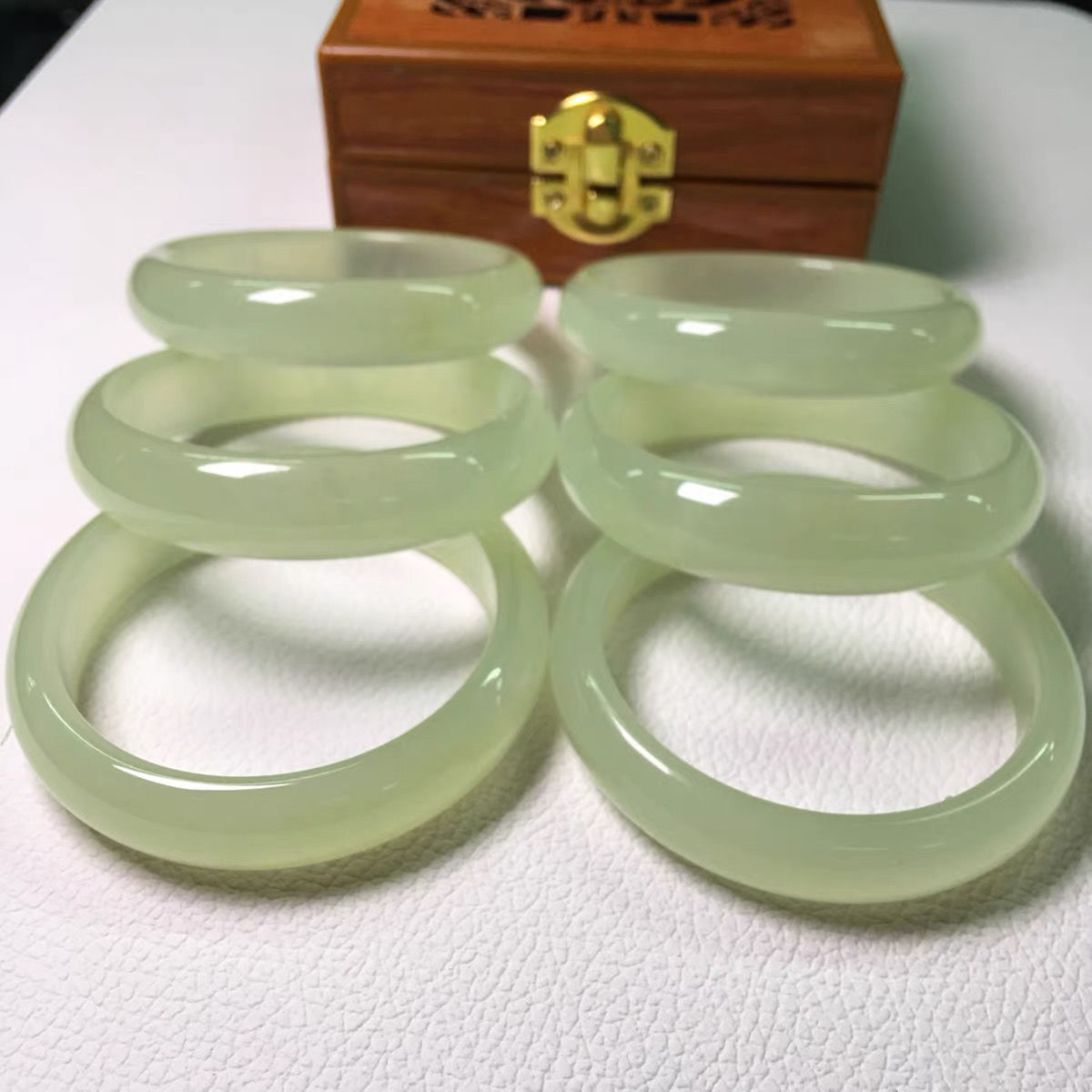 Popular Natural Genuine Jade Lake Green Ice Clear Water Jade Bracelet Women's Real Goods Jade Bracelet Children's Gift New