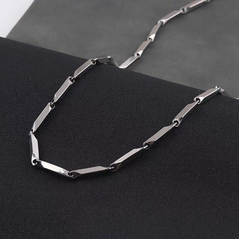 Clavicle Chain Mobius Titanium Steel Men's Necklace Simple Men's Trendy Light Luxury Minority Design Cold Style Accessories Chain