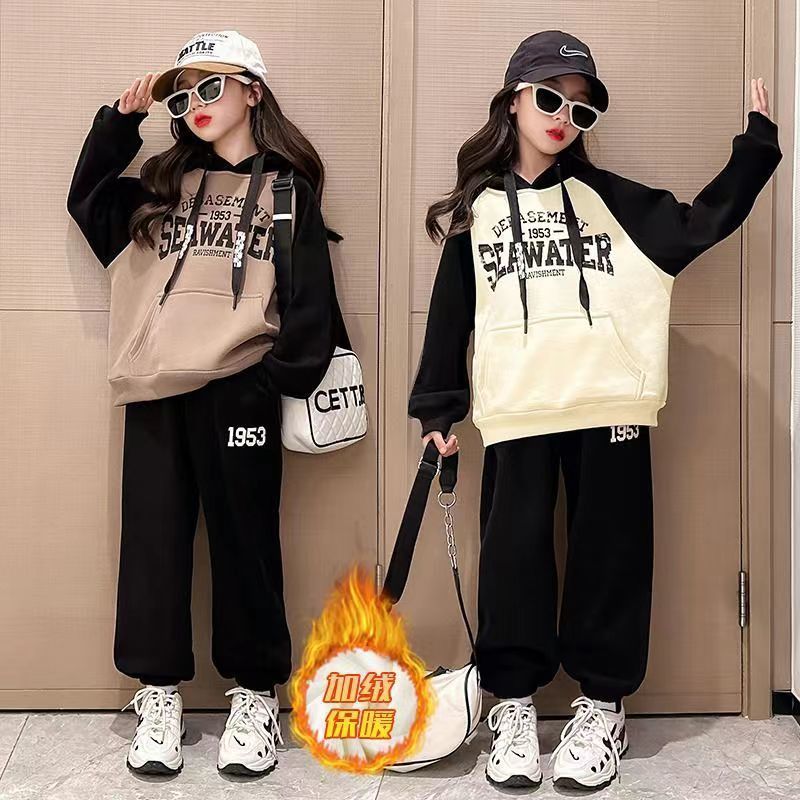 girls fleece-lined suit winter 2024 new western style children‘s sports thickening sweater autumn and winter two-piece suit