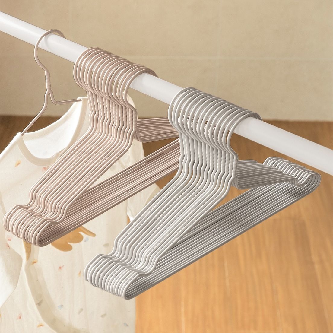 new adult wet and dry clothes hanger fashion thickened non-slip clothes hanger unisex convenient clothes rack