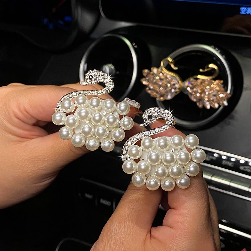 Car Aromatherapy Air Conditioner Air Outlet Decoration Rhinestone Swan Car Interior Ornaments Women's Car Perfume Fragrance Ornaments