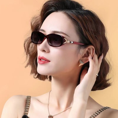 新款小脸小框太阳眼镜女圆脸防紫外线偏光眼镜方形狐狸头女士墨镜