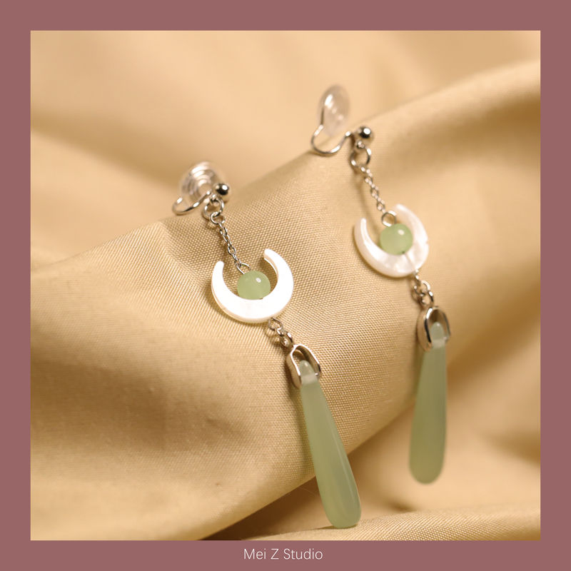 Moon Rising Sea Imitation Hetian Jade Moon Earrings Light Green Water Drop Long New Chinese National Style Mosquito Coil Ear Clip Earrings