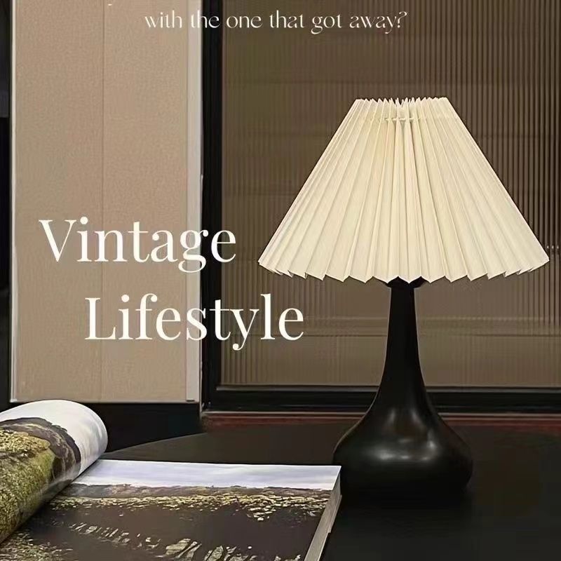 nordic ins retro table lamp style creative bedside-use dormitory atmosphere bedroom girl decoration pleated internet celebrity small night lamp