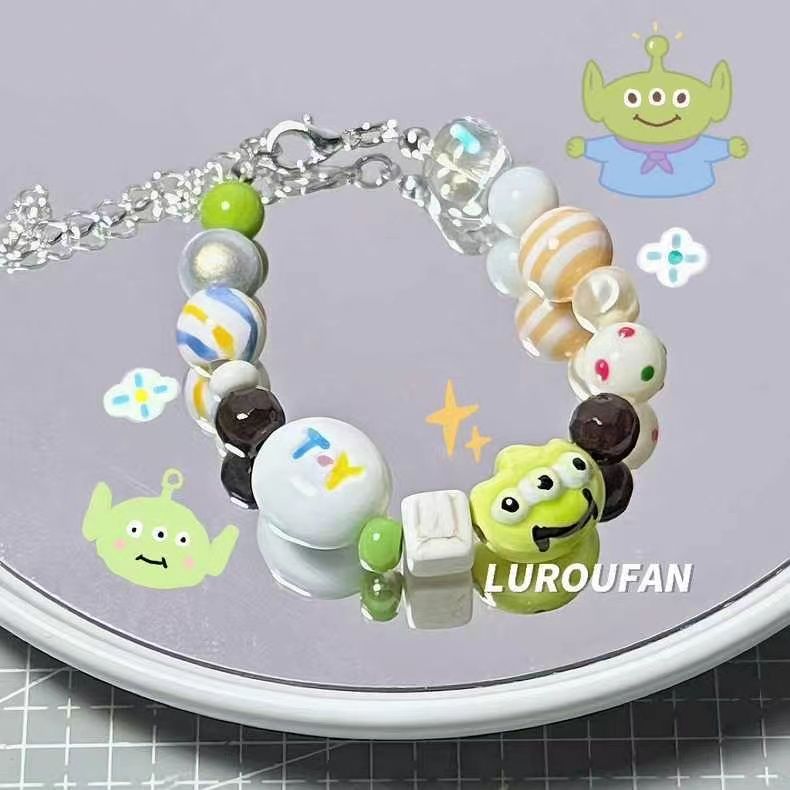 [three-eyed alien] original ceramic beaded bracelet toy story three-eyed alien cute sweet cool girlfriends‘ bracelet