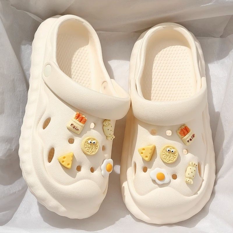 2023 new summer drooping hole shoes women‘s outer wear internet celebrity nurse thick bottom beach closed toe half sandals summer