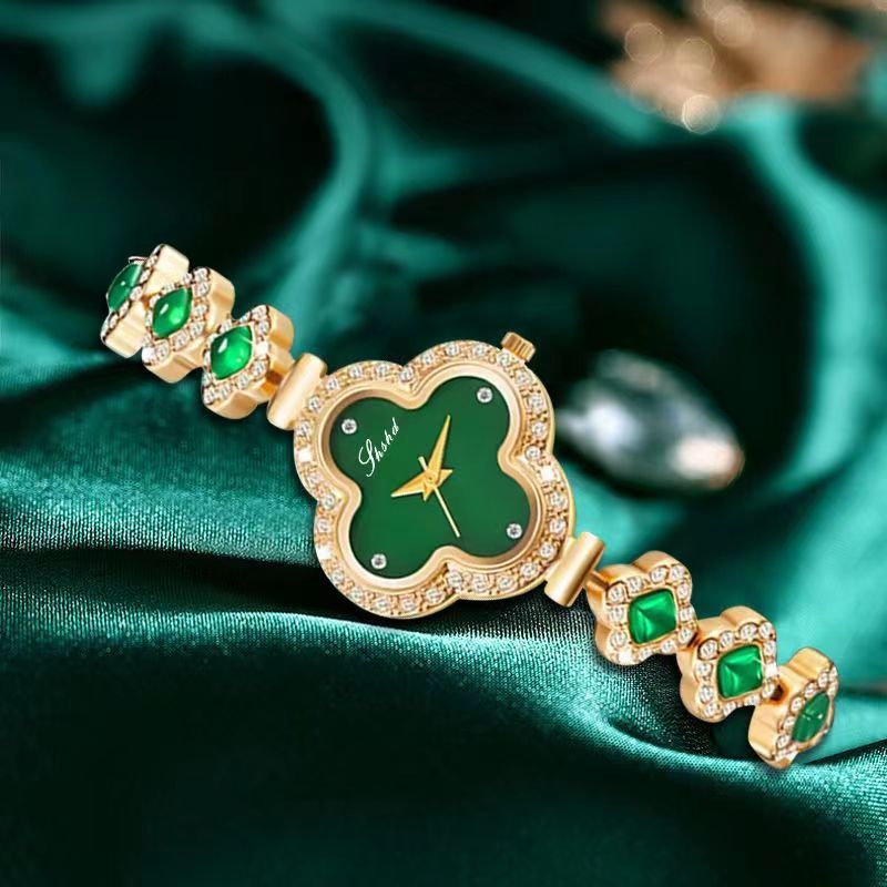 2024 lucky four-leaf clover temperament entry lux women‘s simple watch waterproof diamond small green watch women‘s watch bracelet watch