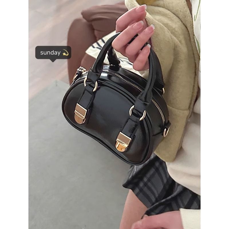 women‘s korean-style portable bowling bag 2024 new fashionable retro shell bag all-matching messenger bag commuter bag