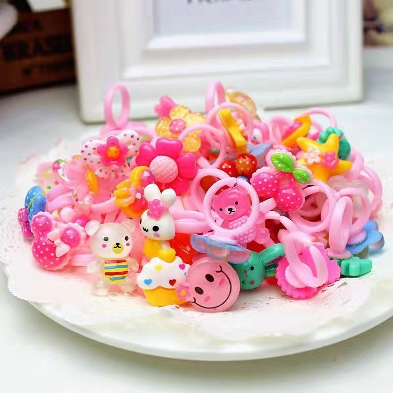 cute cartoon ornament plastic small ring cheap and affordable small gifts for children and girls bulk prize gift gifts