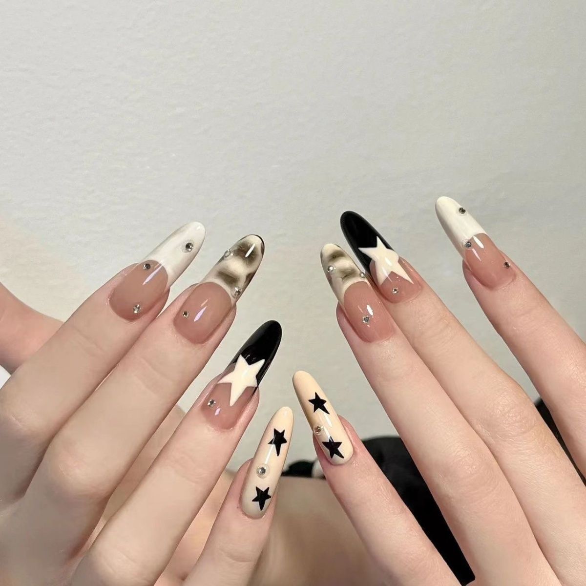 customized handmade sweet and spicy wear student manicure ins advanced black and white xingx french y2g removable cheap with diamond