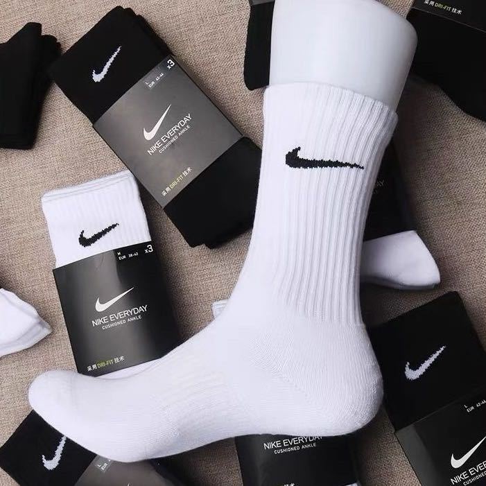 hook socks men and women ins trendy winter pure cotton deodorant student versatile tube socks running sports thigh stocking