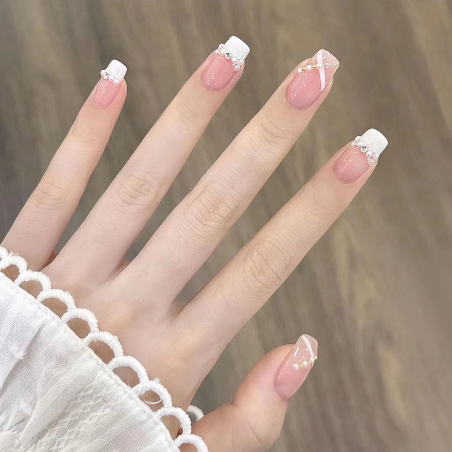 student manicure wear nail high-grade white patch french summer new small pearl manicure high-profile figure