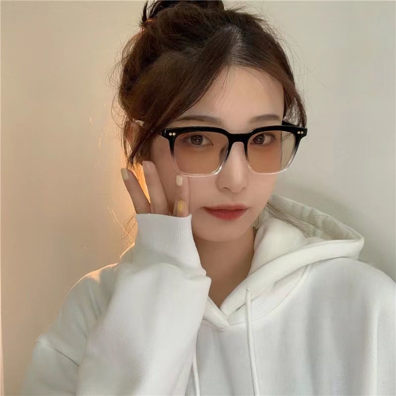 Super Light Full-Frame Photosensitive Color Changing Glasses Men Can Be Equipped with Degrees Anti Blue Light Good-looking Gradient Black Frame Trendy Unique