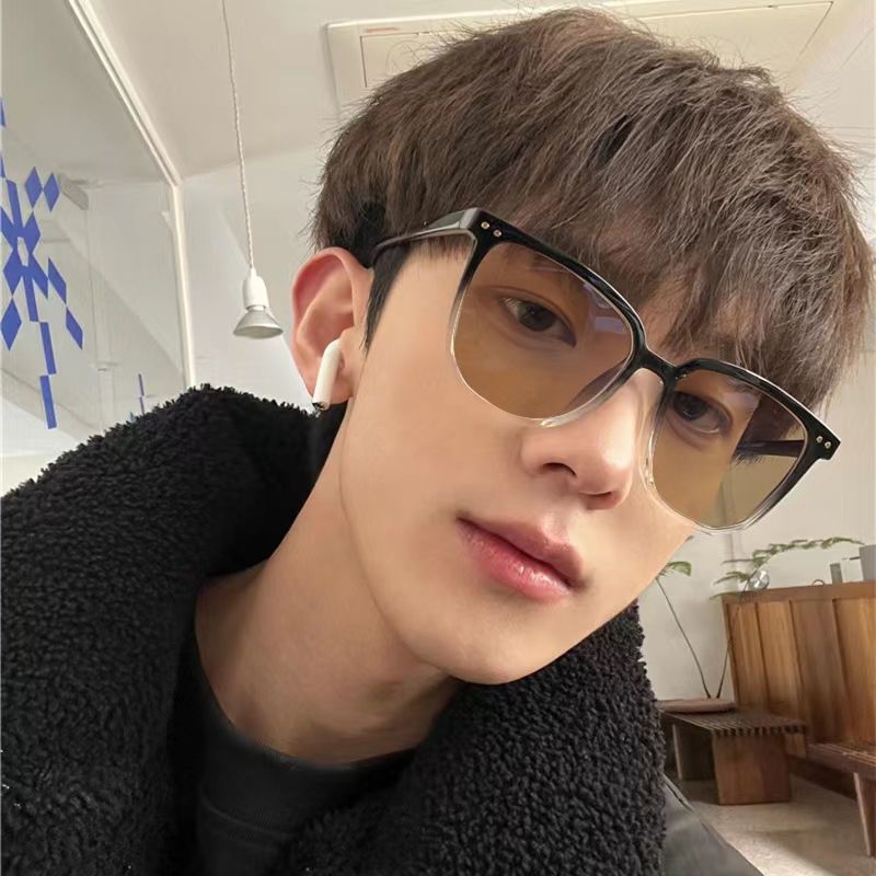 Super Light Full-Frame Photosensitive Color Changing Glasses Men Can Be Equipped with Degrees Anti Blue Light Good-looking Gradient Black Frame Trendy Unique