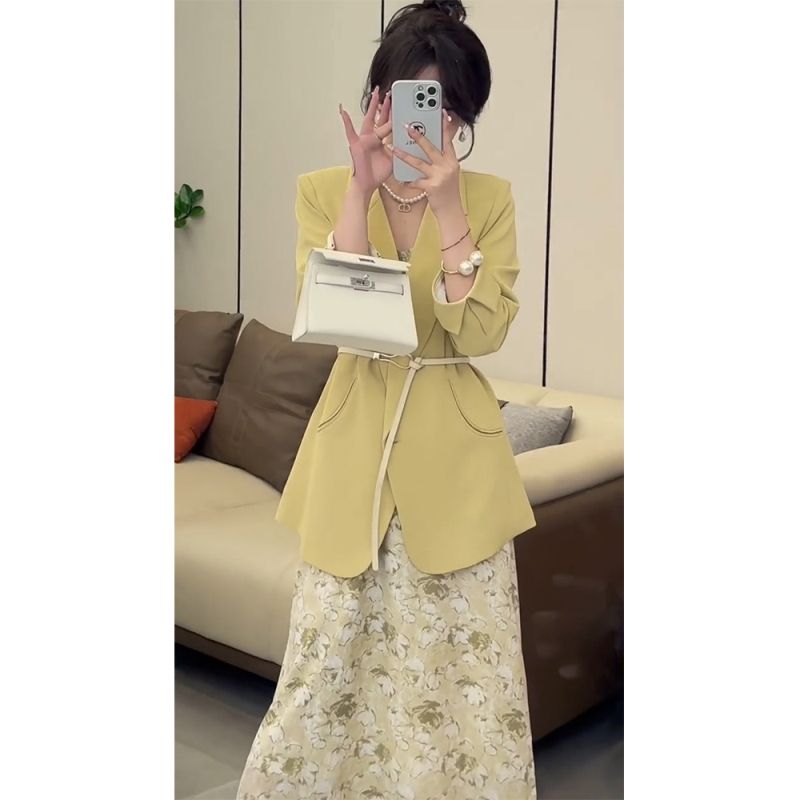 early spring younger fashion high-grade salt series young  style suit coat floral strap dress suit for women