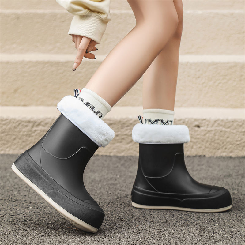 japanese fashionable outdoor rain boots for women short tube velvet thermal rain boots shopping kitchen anti-slip rain shoes car wash shoes and boots