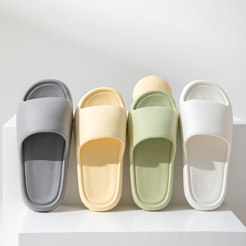 slippers for men and women， bathroom for guests， bath non-slip summer， four seasons universal hotel， household slippers home