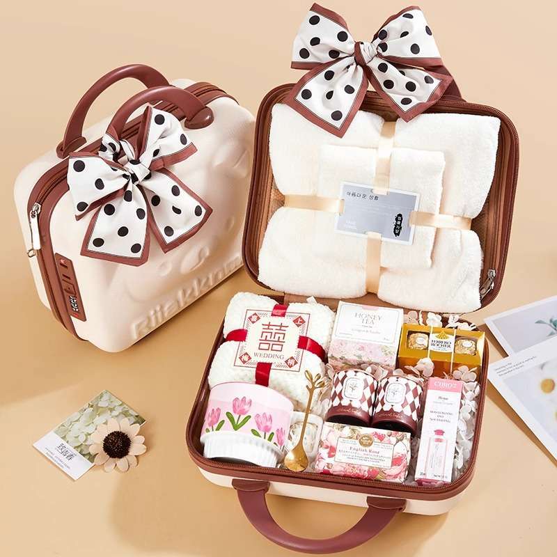 bear luggage gift female bridesmaid girlfriend birthday high-end practical niche high-grade wedding wedding gift