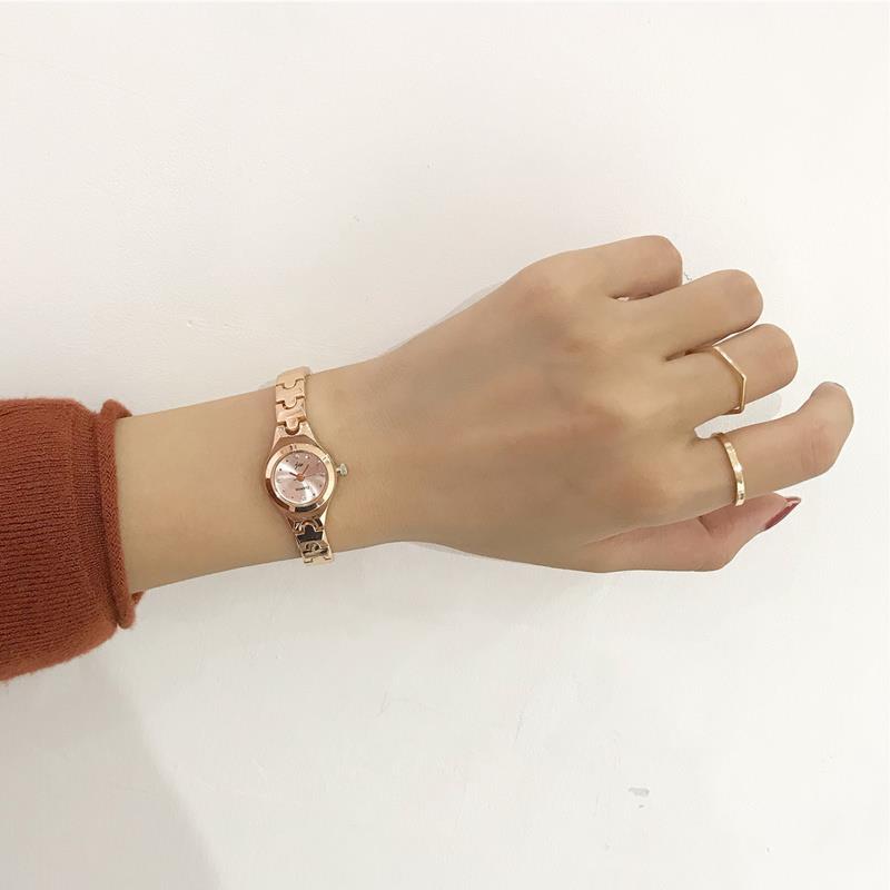 women‘s watch compact temperamental student minimalist korean style all-match retro chain small dial bracelet watch hand strap exquisite